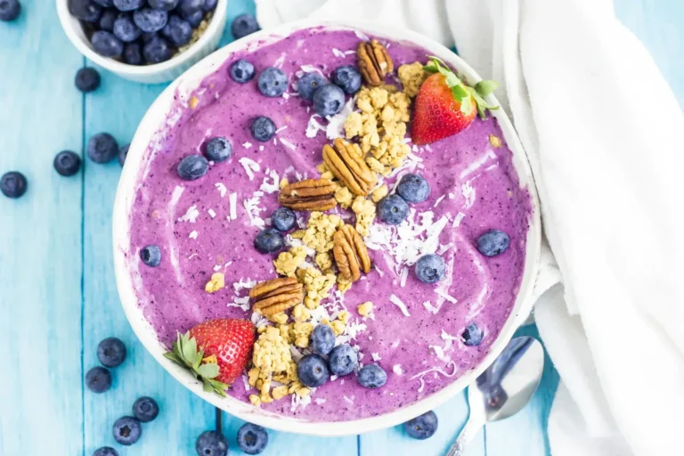 Blueberry Muffin Smoothie Bowl