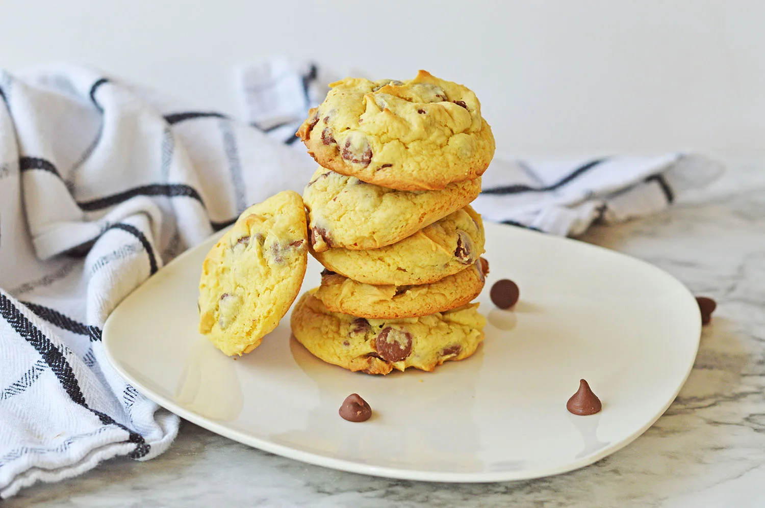 Yellow Cake Mix Chocolate Chip Cookies