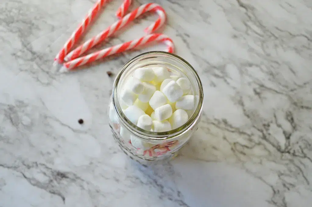 Hot Cocoa Jars with DIY Peppermint Spoons – Chalkfulloflove